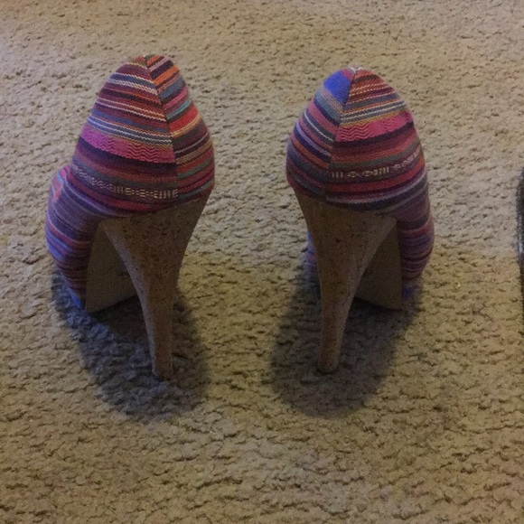 DEREON peeptoe platform pumps - Picture 3 of 3